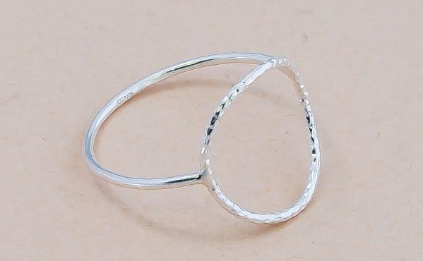 ANILLO DE PLATA SFERA LATERAL